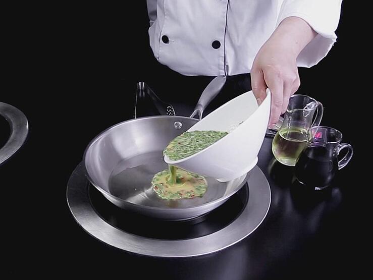 Steel frying pan